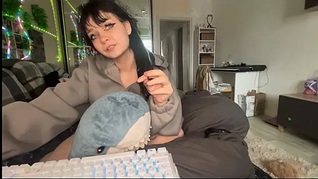 nikoli naw online show from 5, 12, 2025