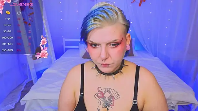 Snapshot of bluelunaray chatting on 24, 9, 2025 bluelunaray online show from 24, 9, 2025