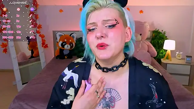 Snapshot of bluelunaray chatting on 5, 10, 2025 bluelunaray online show from 5, 10, 2025