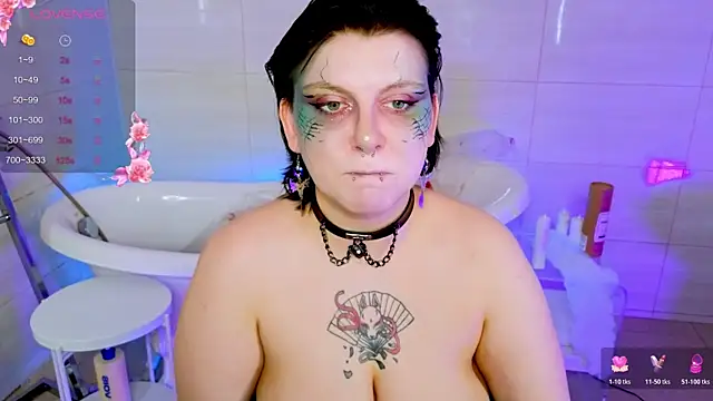 Snapshot of bluelunaray chatting on 25, 10, 2025 bluelunaray online show from 25, 10, 2025