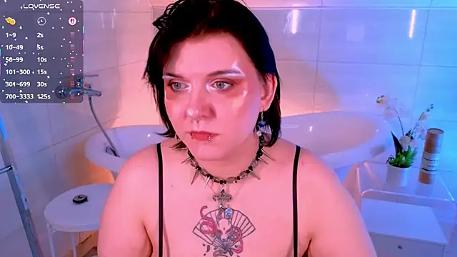 Snapshot of bluelunaray chatting on 21, 11, 2025 bluelunaray online show from 21, 11, 2025