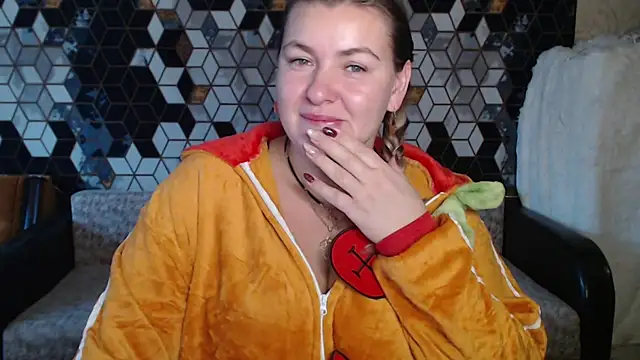 Snapshot of NikaSkylink chatting on 16, 12, 2025 NikaSkylink online show from 16, 12, 2025