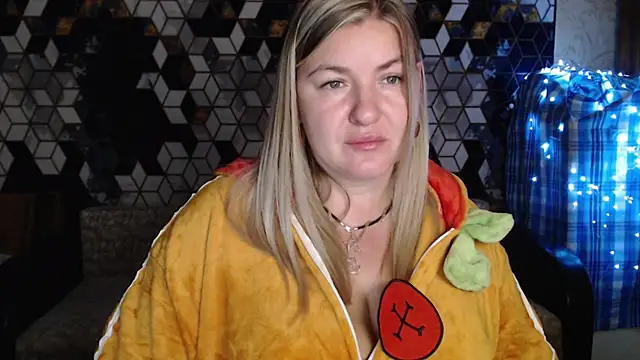 Snapshot of NikaSkylink chatting on 17, 12, 2025 NikaSkylink online show from 17, 12, 2025