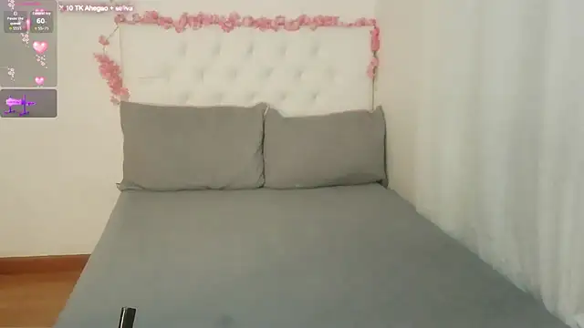 AbrilVelastegui7 online show from 4, 2, 2026