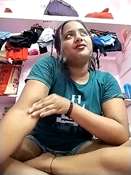 Snapshot of Fun__with__Prity chatting on 28, 10, 2025 Fun  with  Prity online show from 28, 10, 2025