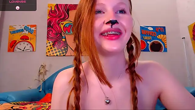 Snapshot of LuxXAngel chatting on 31, 10, 2025 LuxXAngel online show from 31, 10, 2025