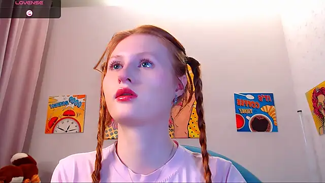 Snapshot of LuxXAngel chatting on 2, 11, 2025 LuxXAngel online show from 2, 11, 2025