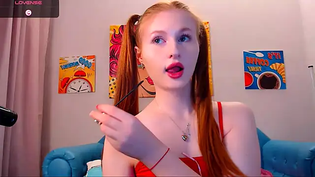 Snapshot of LuxXAngel chatting on 7, 11, 2025 LuxXAngel online show from 7, 11, 2025