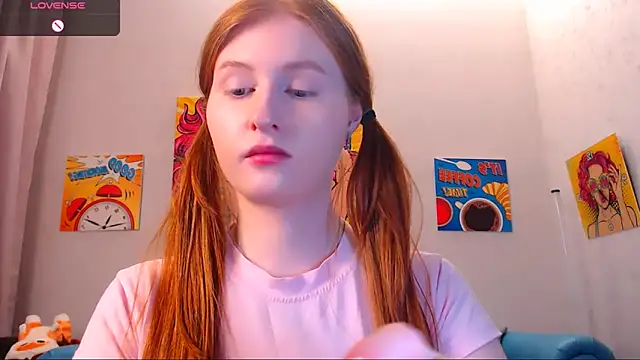 Snapshot of LuxXAngel chatting on 7, 11, 2025 LuxXAngel online show from 7, 11, 2025