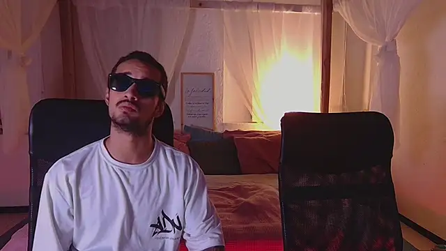 Laila asher online show from 13, 9, 2025