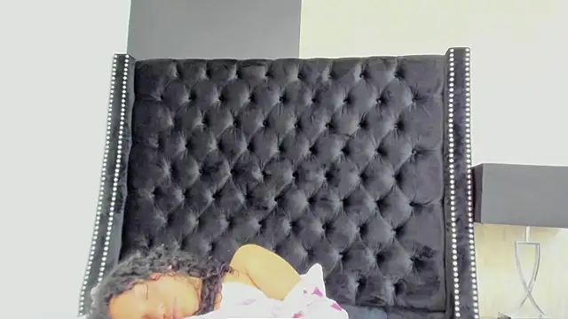 LittleeStar online show from 8, 10, 2025