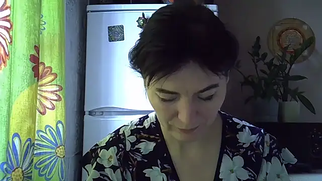 Krystal 82 online show from 23, 11, 2025