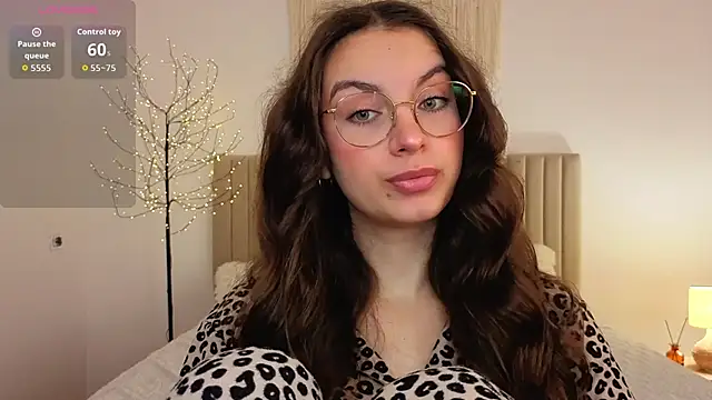 Snapshot of Real_cutie1 chatting on 22, 6, 2026 Real cutie1 online show from 22, 6, 2026