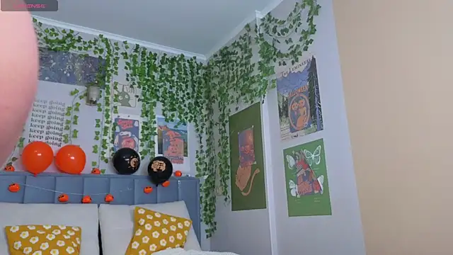 Ashley Pierce online show from 3, 11, 2025