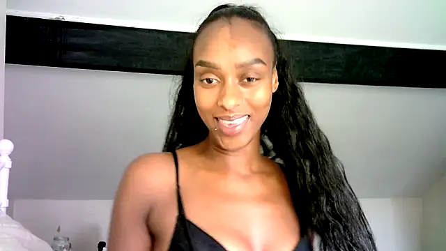 Snapshot of Hazel_Dollxx chatting on 10, 9, 2025 Hazel Dollxx online show from 10, 9, 2025