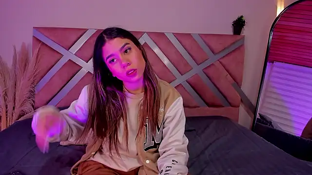 Rachell criss online show from 29, 3, 2026