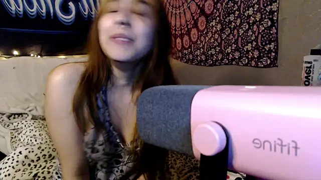 Snapshot of London_Ray chatting on 23, 7, 2026 London Ray online show from 23, 7, 2026