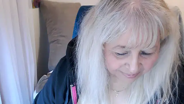 Snapshot of SusiLifeXXX chatting on 5, 11, 2025 SusiLifeXXX online show from 5, 11, 2025