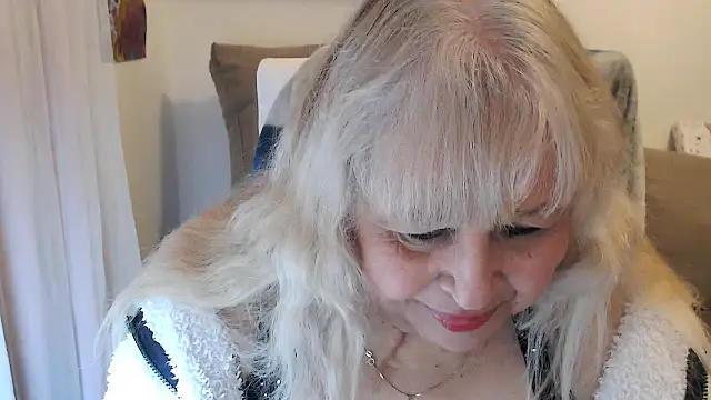 Snapshot of SusiLifeXXX chatting on 8, 11, 2025 SusiLifeXXX online show from 8, 11, 2025