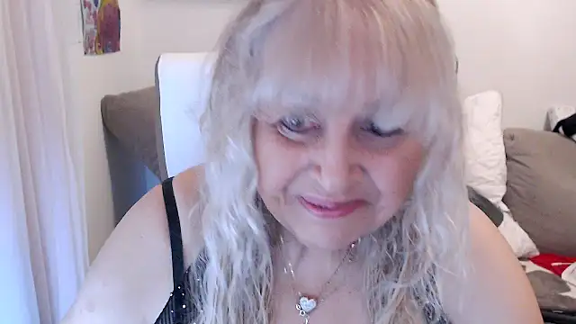 Snapshot of SusiLifeXXX chatting on 4, 12, 2025 SusiLifeXXX online show from 4, 12, 2025