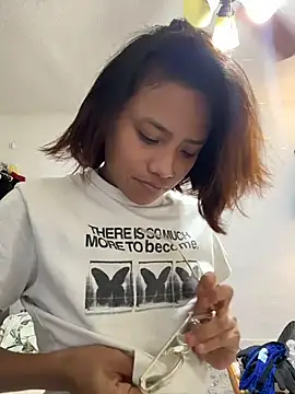 Nia Desire online show from 18, 12, 2025