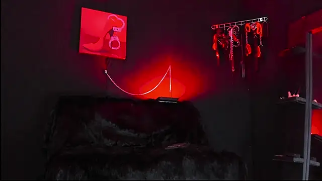 isabellestone online show from 10, 3, 2026