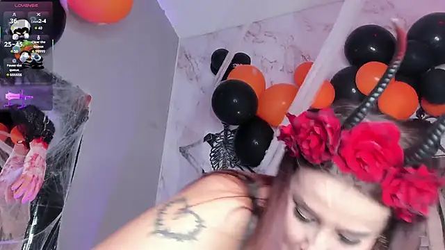 ErikaMontiel   online show from 12, 10, 2025