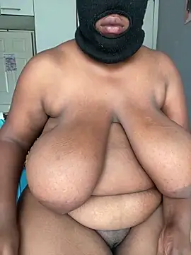 curvywithbigtitties online show from 23, 4, 2026