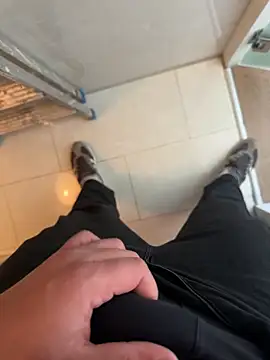 Snapshot of Mrdim26 chatting on 18, 12, 2025 Mrdim26 online show from 18, 12, 2025