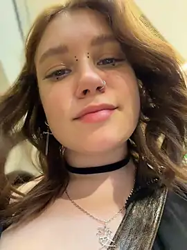 Snapshot of lucy-joy chatting on 24, 6, 2026 lucy-joy online show from 24, 6, 2026