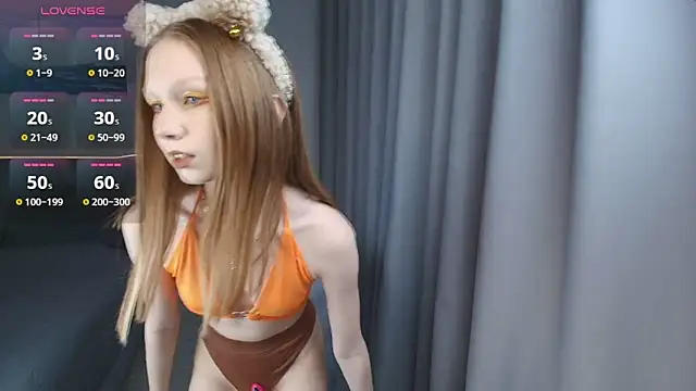 Snapshot of FoxyMira chatting on 22, 9, 2025 FoxyMira online show from 22, 9, 2025