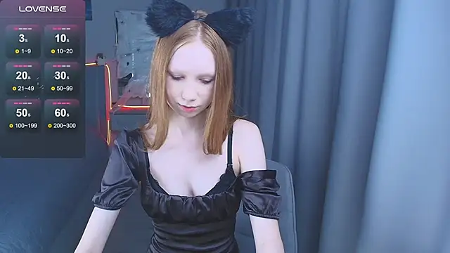 Snapshot of FoxyMira chatting on 25, 10, 2025 FoxyMira online show from 25, 10, 2025