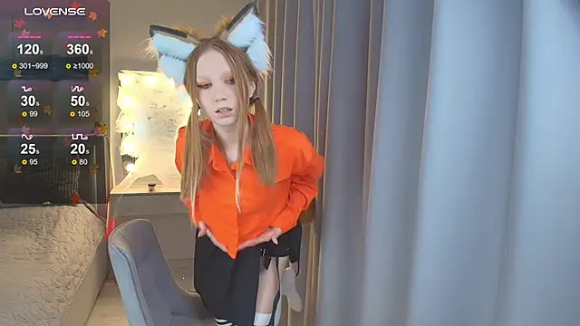 Snapshot of FoxyMira chatting on 28, 10, 2025 FoxyMira online show from 28, 10, 2025