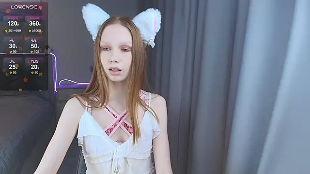 Snapshot of FoxyMira chatting on 7, 11, 2025 FoxyMira online show from 7, 11, 2025