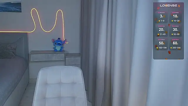 Snapshot of FoxyMira chatting on 14, 11, 2025 FoxyMira online show from 14, 11, 2025