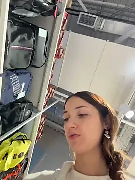 DollyTall online show from 11, 4, 2026