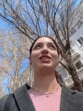 DollyTall online show from 14, 4, 2026