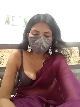 Yourhotsweetgirl online show from 21, 9, 2025