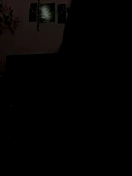 Yourhotsweetgirl online show from 18, 12, 2025