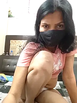 Yourhotsweetgirl online show from 18, 2, 2026