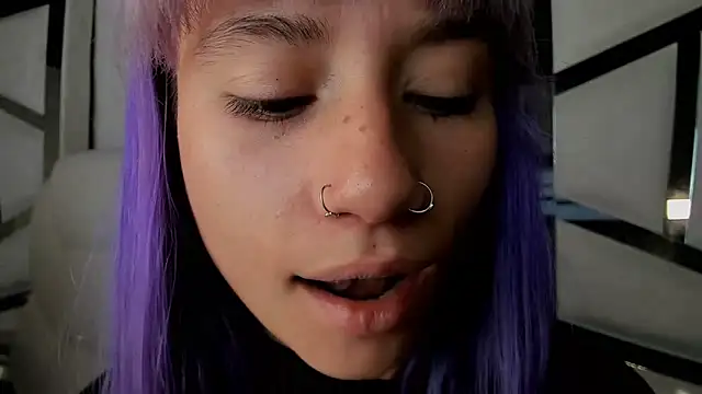 Snapshot of barbieambar chatting on 11, 11, 2025 barbieambar online show from 11, 11, 2025