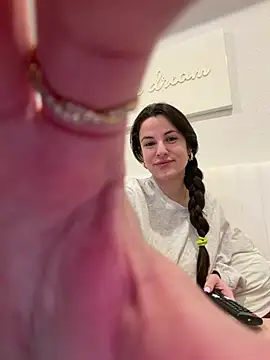 heyitsmadig online show from 13, 4, 2026