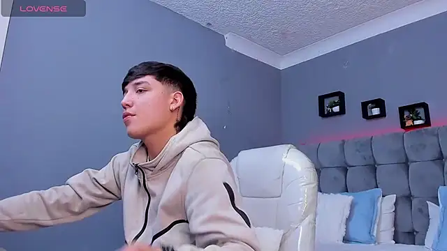 Snapshot of Ares_di_martin chatting on 5, 11, 2025 Ares di martin online show from 5, 11, 2025