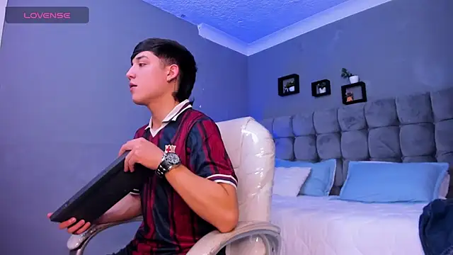 Snapshot of Ares_di_martin chatting on 15, 11, 2025 Ares di martin online show from 15, 11, 2025