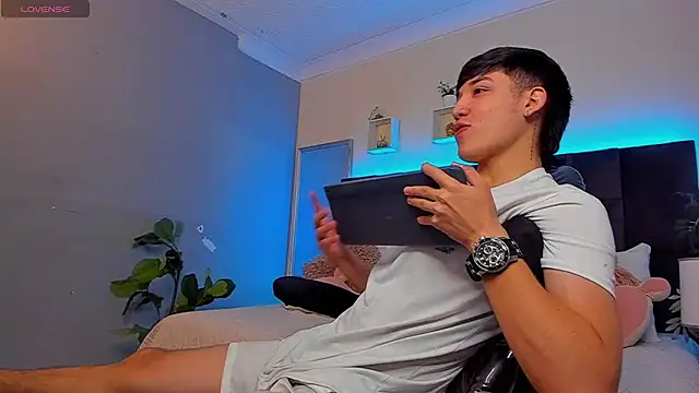 Snapshot of Ares_di_martin chatting on 16, 12, 2025 Ares di martin online show from 16, 12, 2025