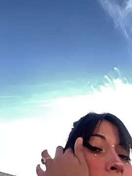 kiittyselenita online show from 12, 4, 2026