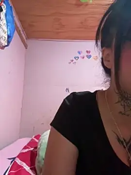 Snapshot of kiittyselenita chatting on 18, 4, 2026 kiittyselenita online show from 18, 4, 2026