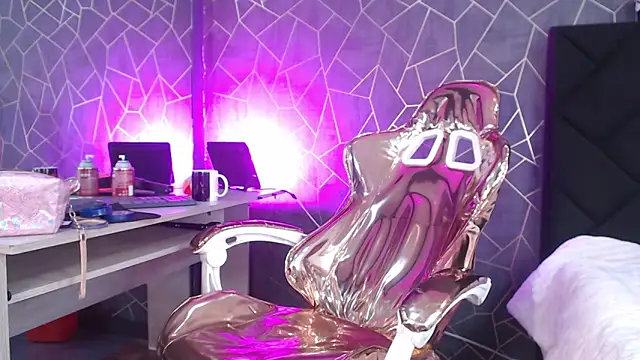 Snapshot of shanthal_bllizz chatting on 31, 10, 2025 shanthal bllizz online show from 31, 10, 2025