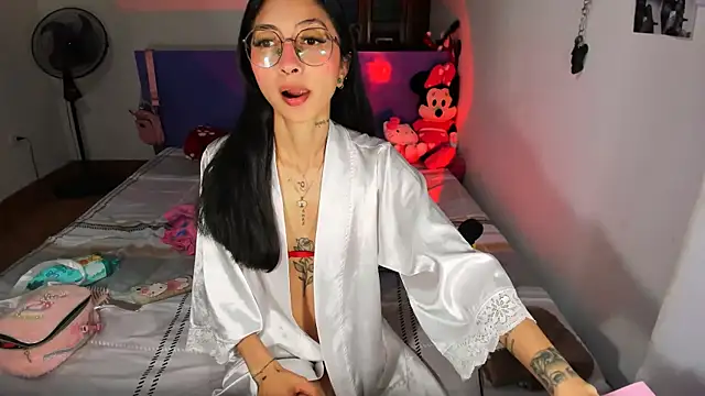 Anais lux online show from 11, 6, 2026