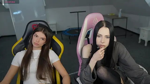 VivianSweet  online show from 4, 3, 2026